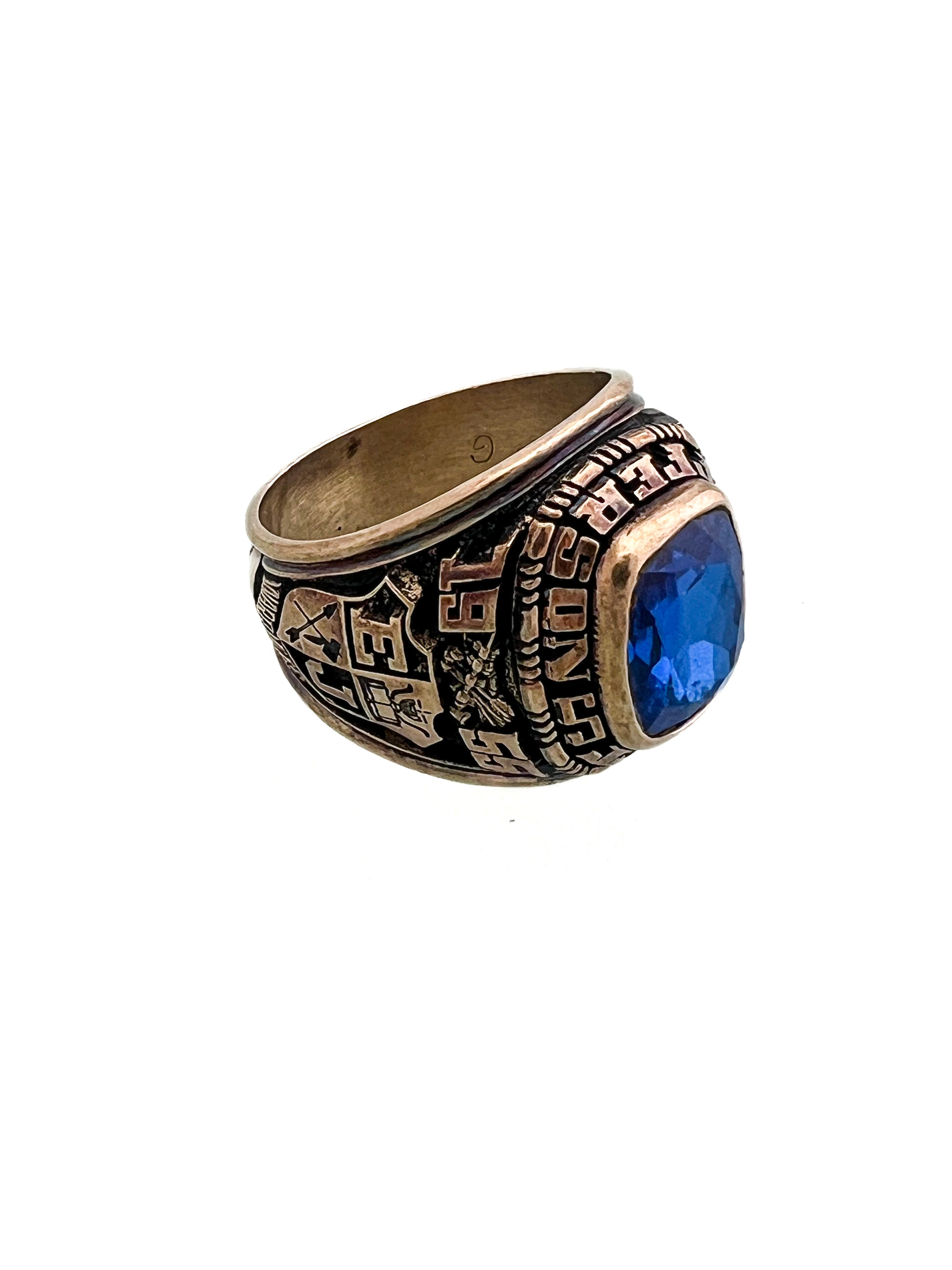 טבעת קולג' 10 קארט עם אבן כחולה