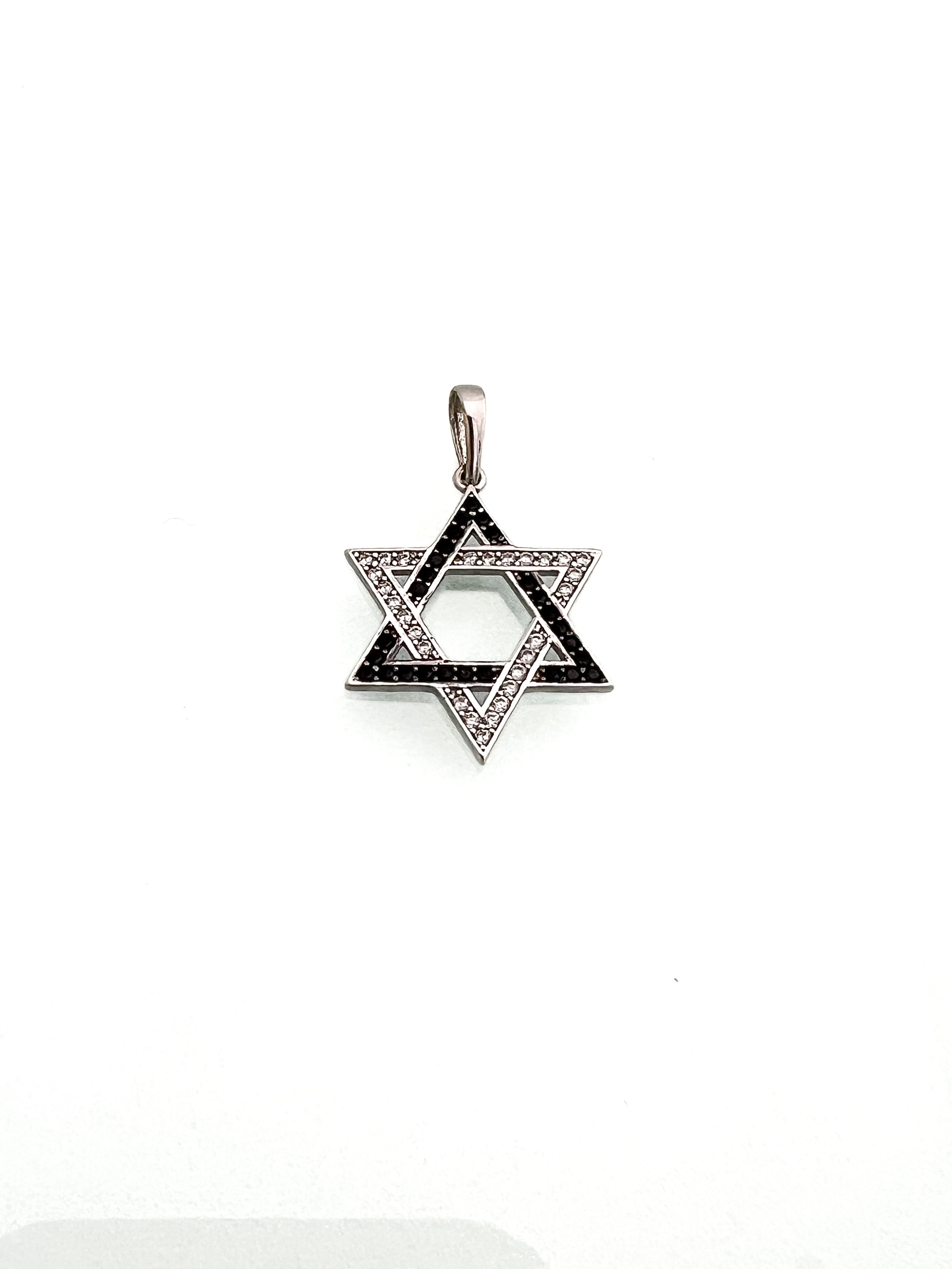 תליון מגן דוד 14 קארט משובץ זירקונים לבנים ושחורים