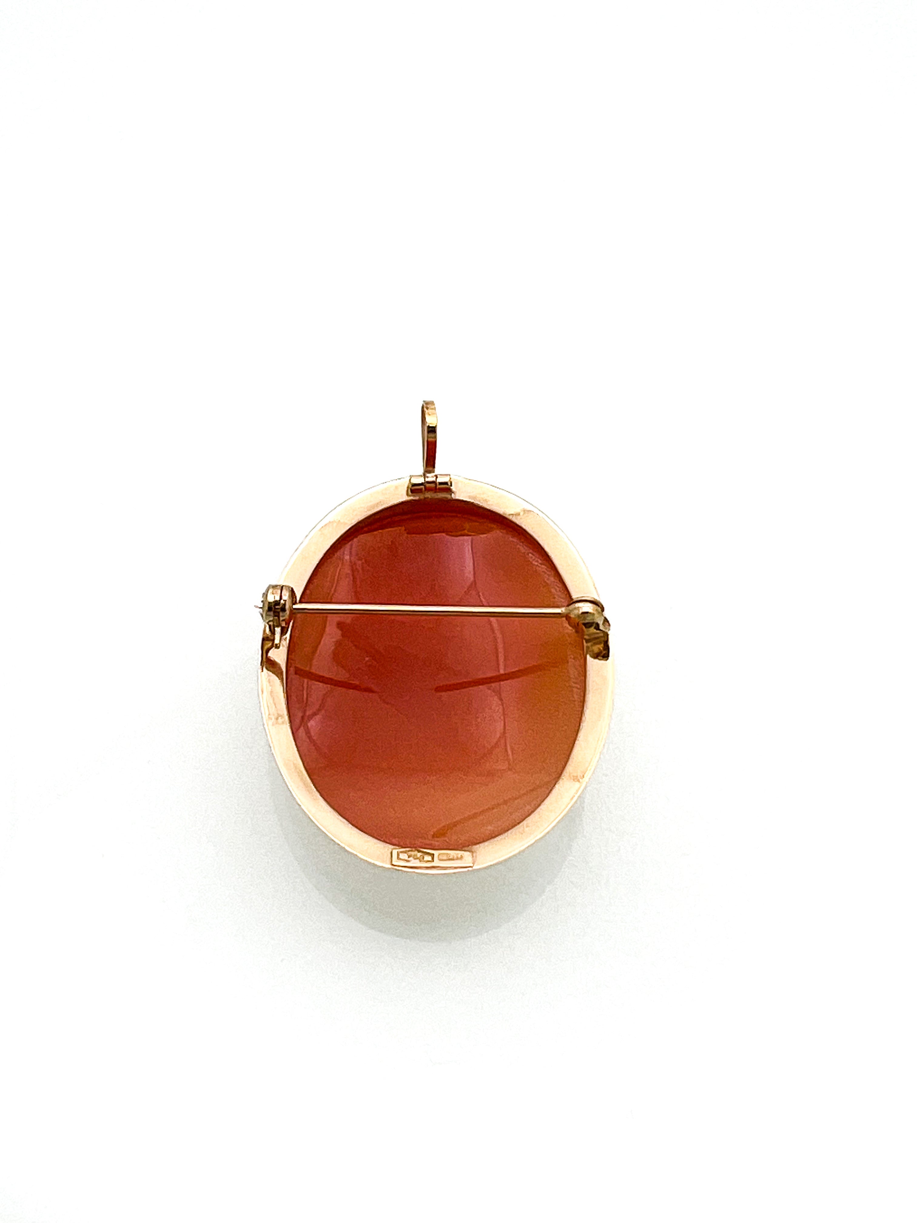 תליון/סיכה קמאו זהב 18 קארט אבן קורל עם דמות אשה מצדף מגולף