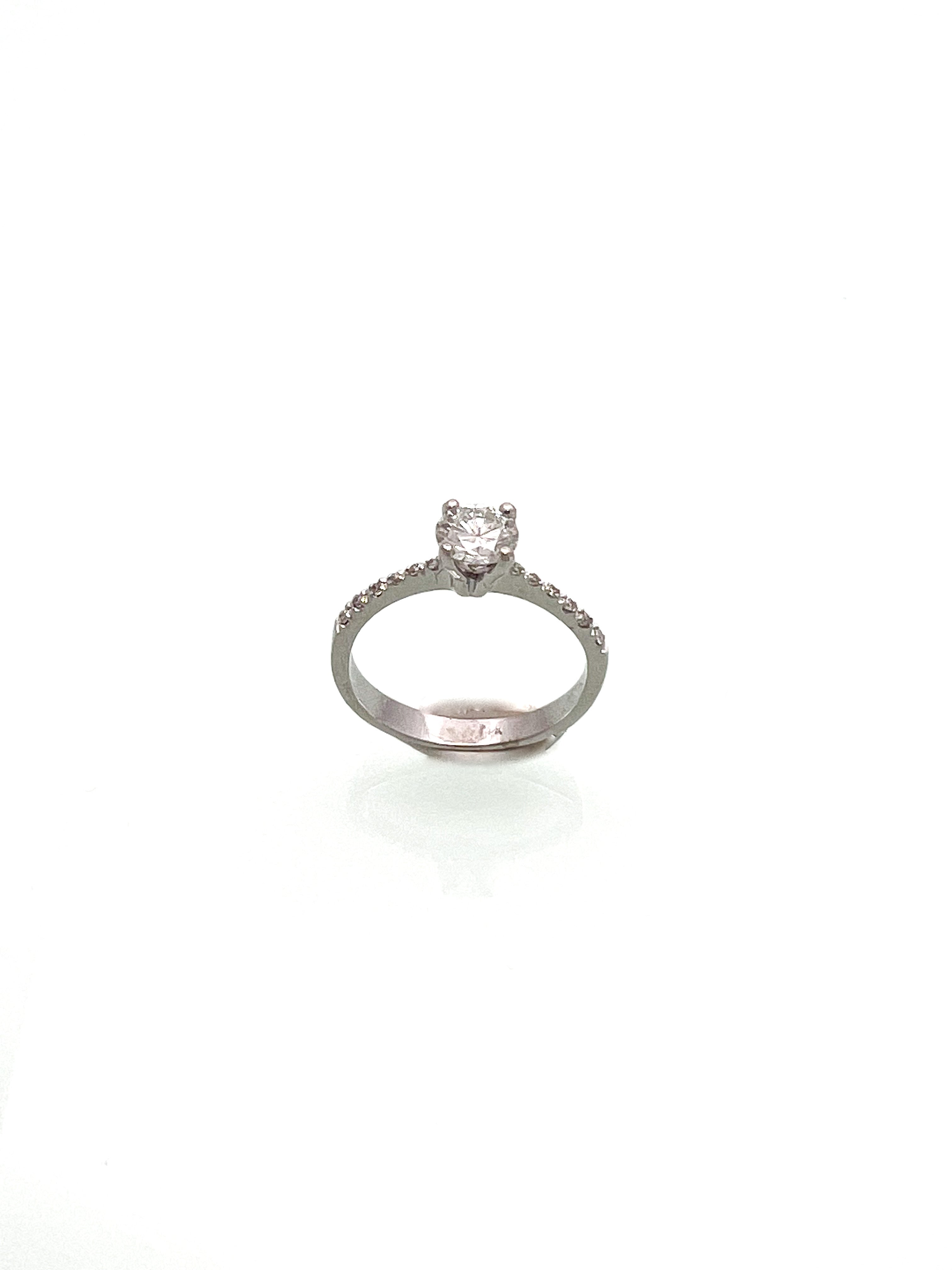 טבעת זהב 14 קארט משובצת יהלומים