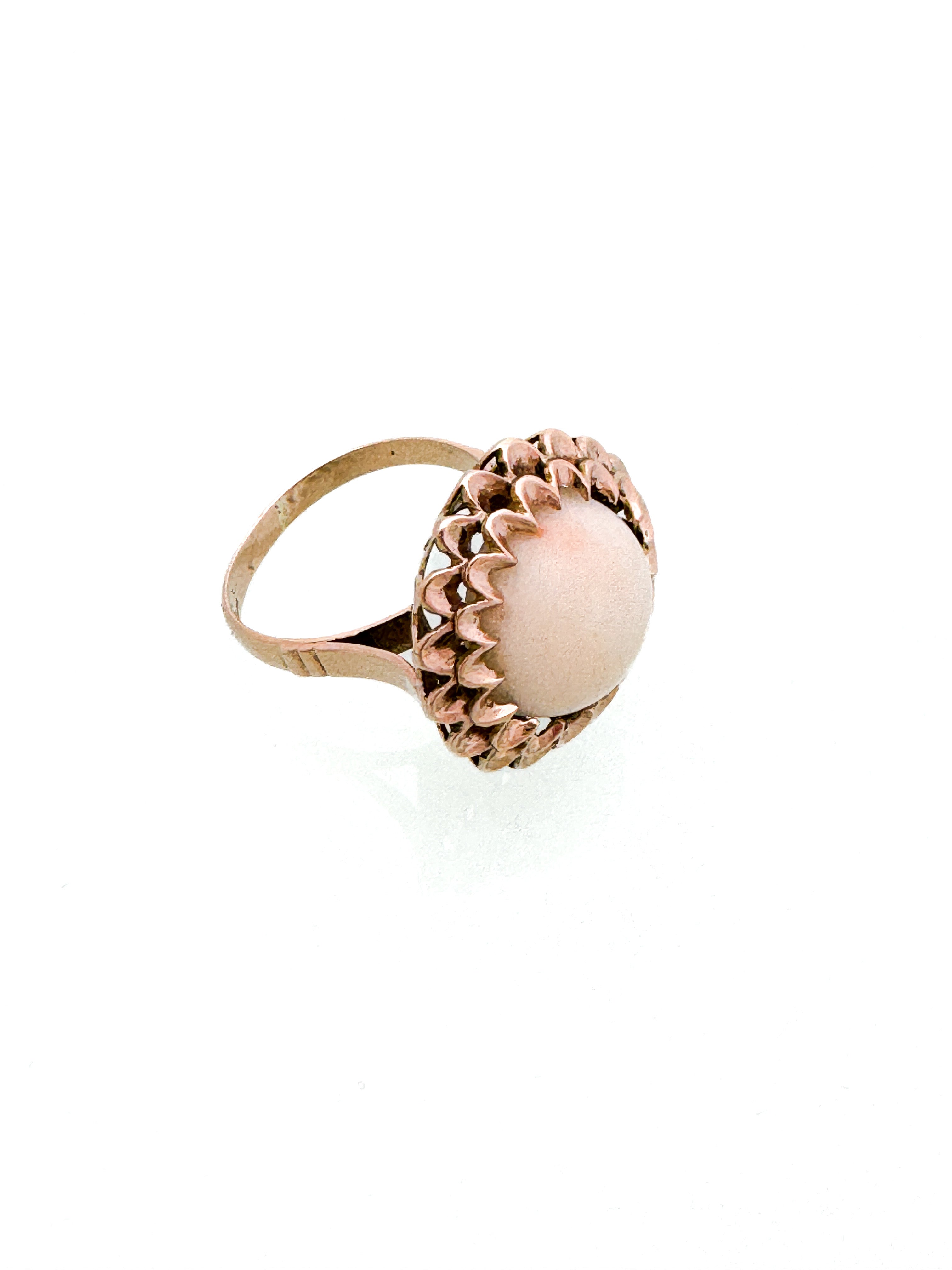 טבעת זהב אדום14 קארט עם אבן קורל