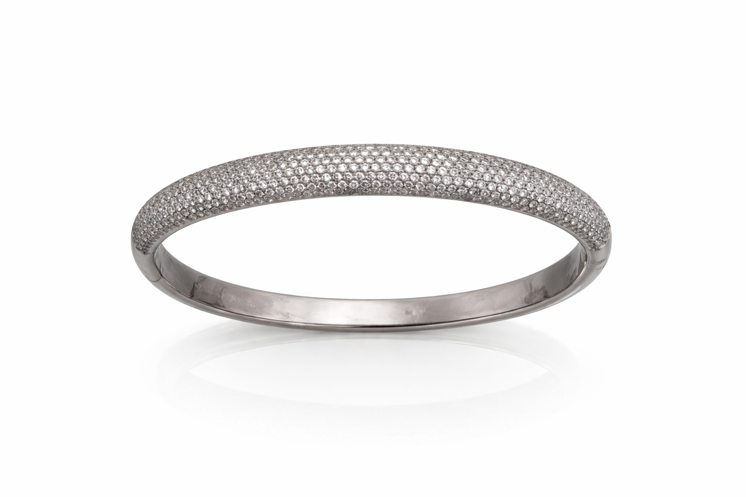 צמיד קשיח 18 קארט משובץ יהלומים