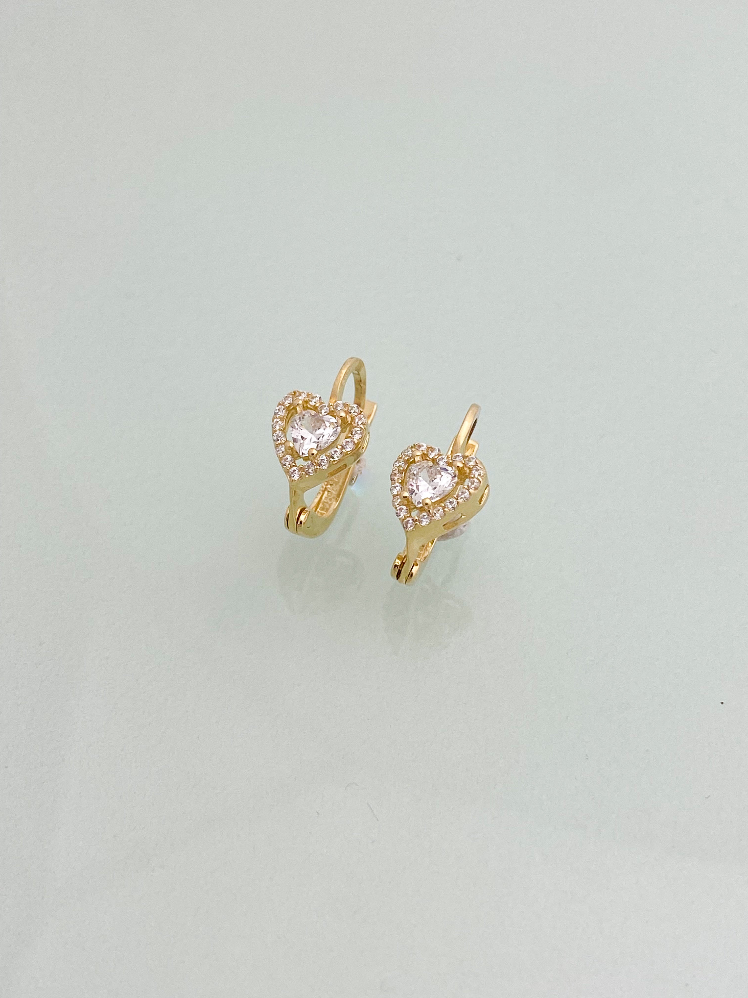 עגילי לב זהב 14 קארט משובצים זירקונים