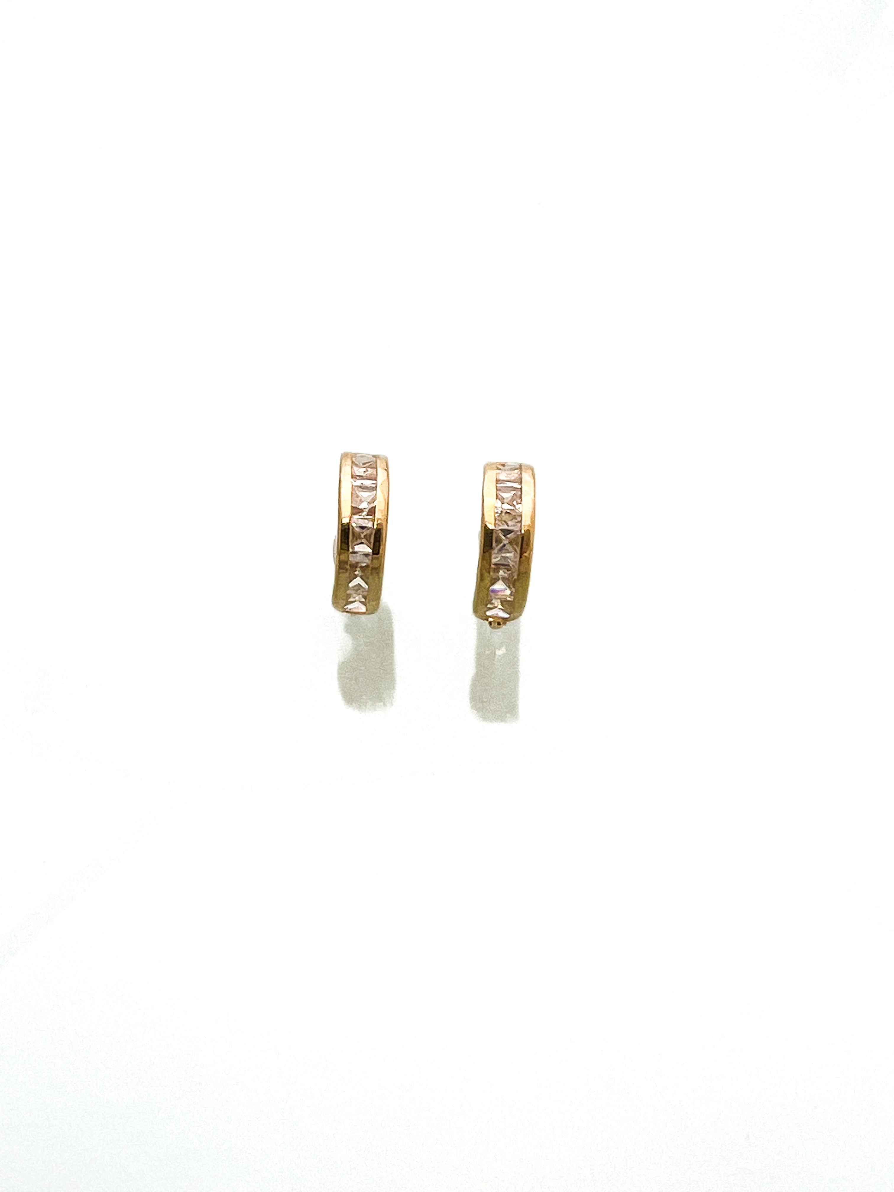 עגילי ירח 14 קארט משובצים זירקונים