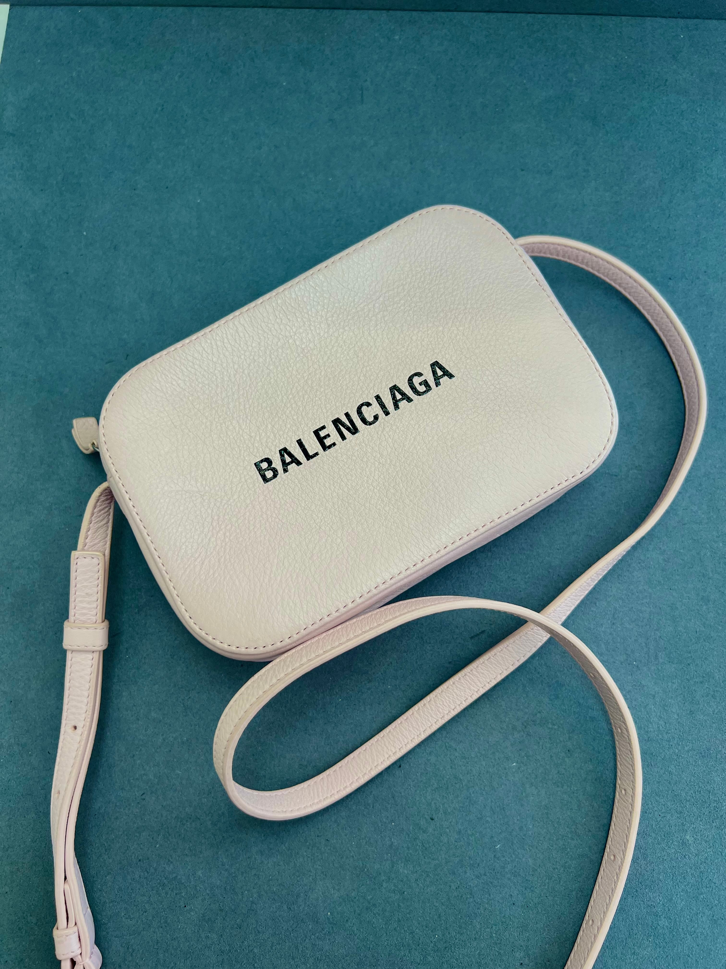 תיק עור בלאנסיאגה ורוד בהיר