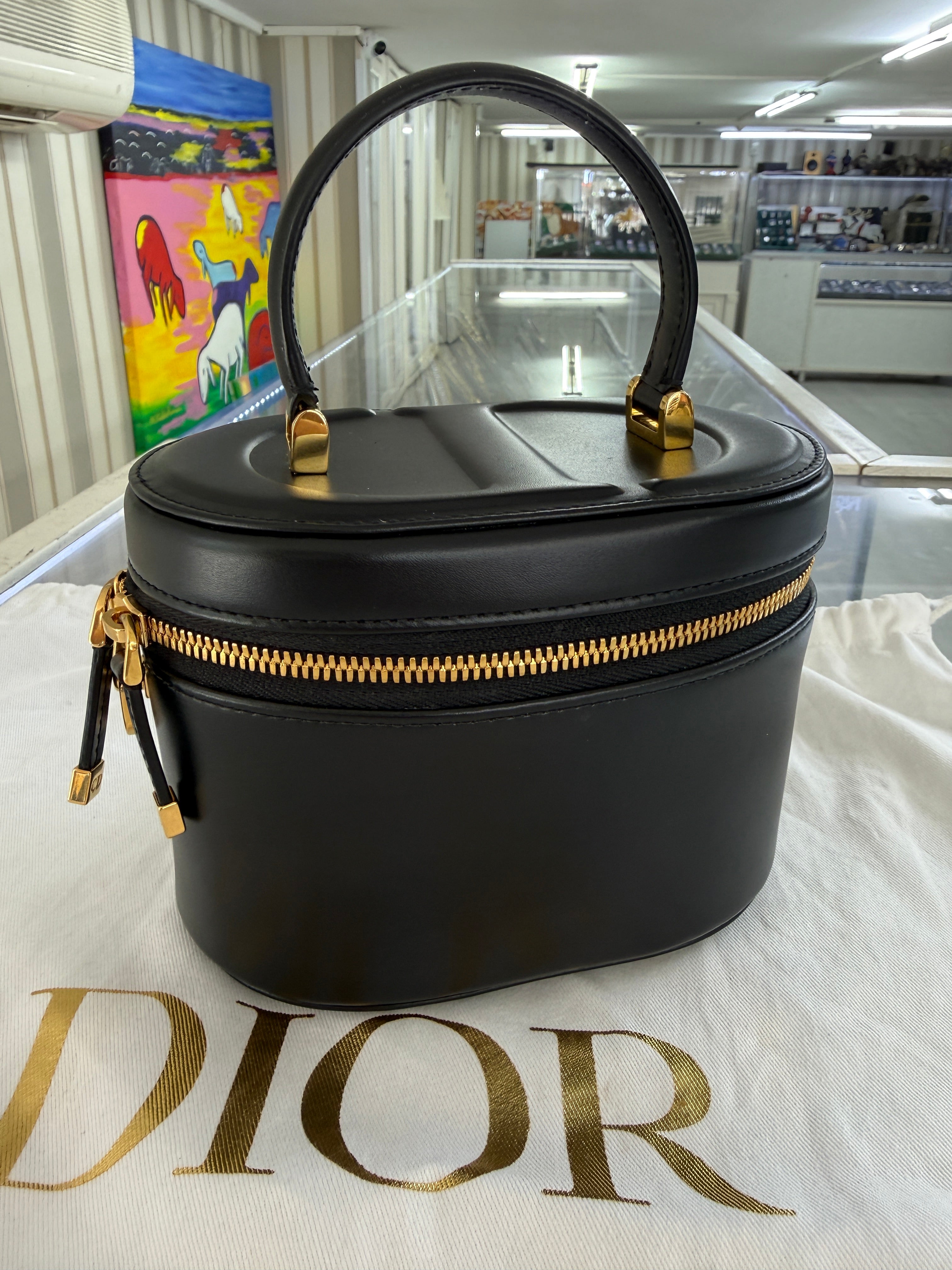 תיק איפור דיור