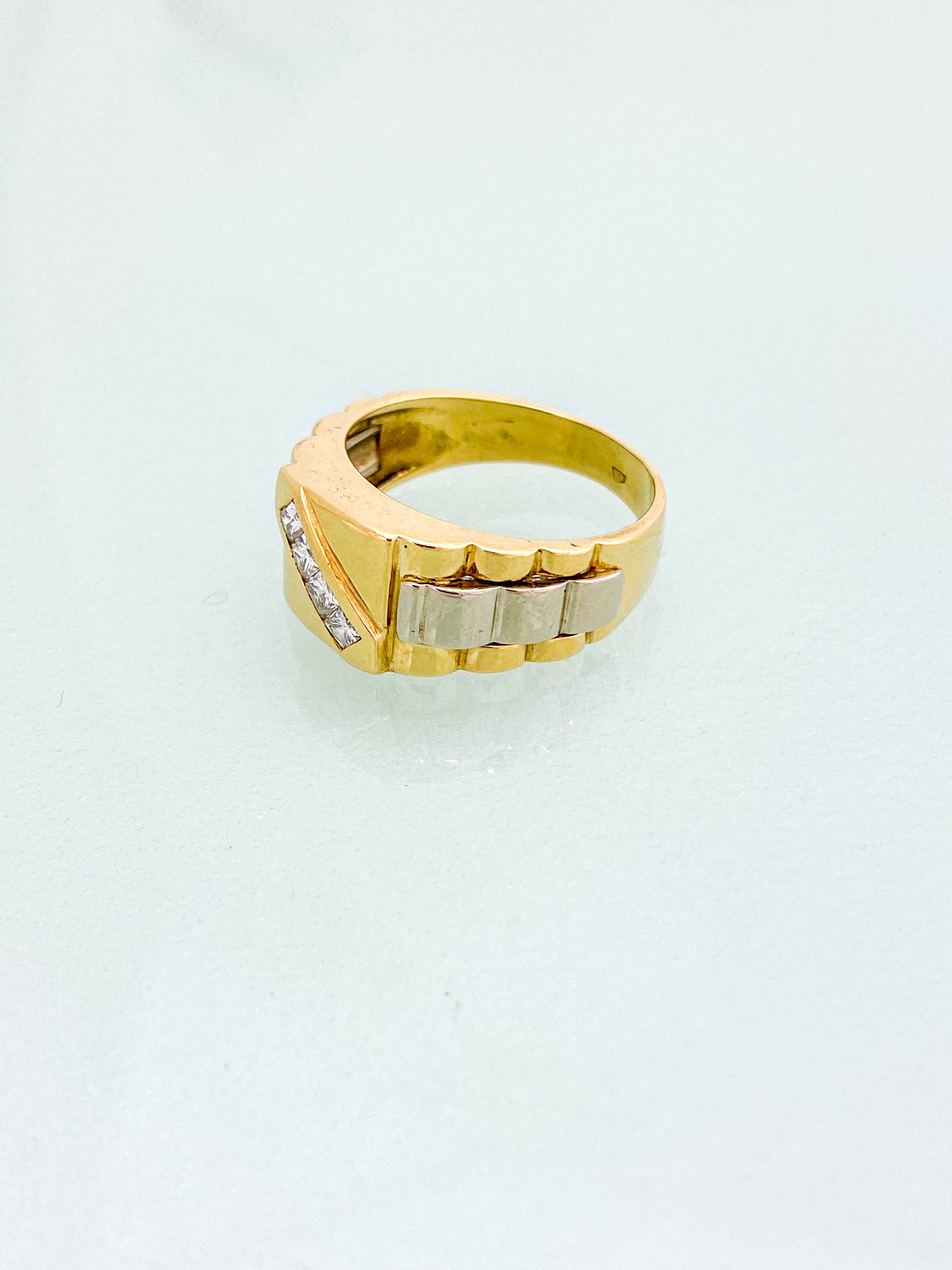 טבעת עבה זהב 18 קארט עם שורת יהלומי פרינסס