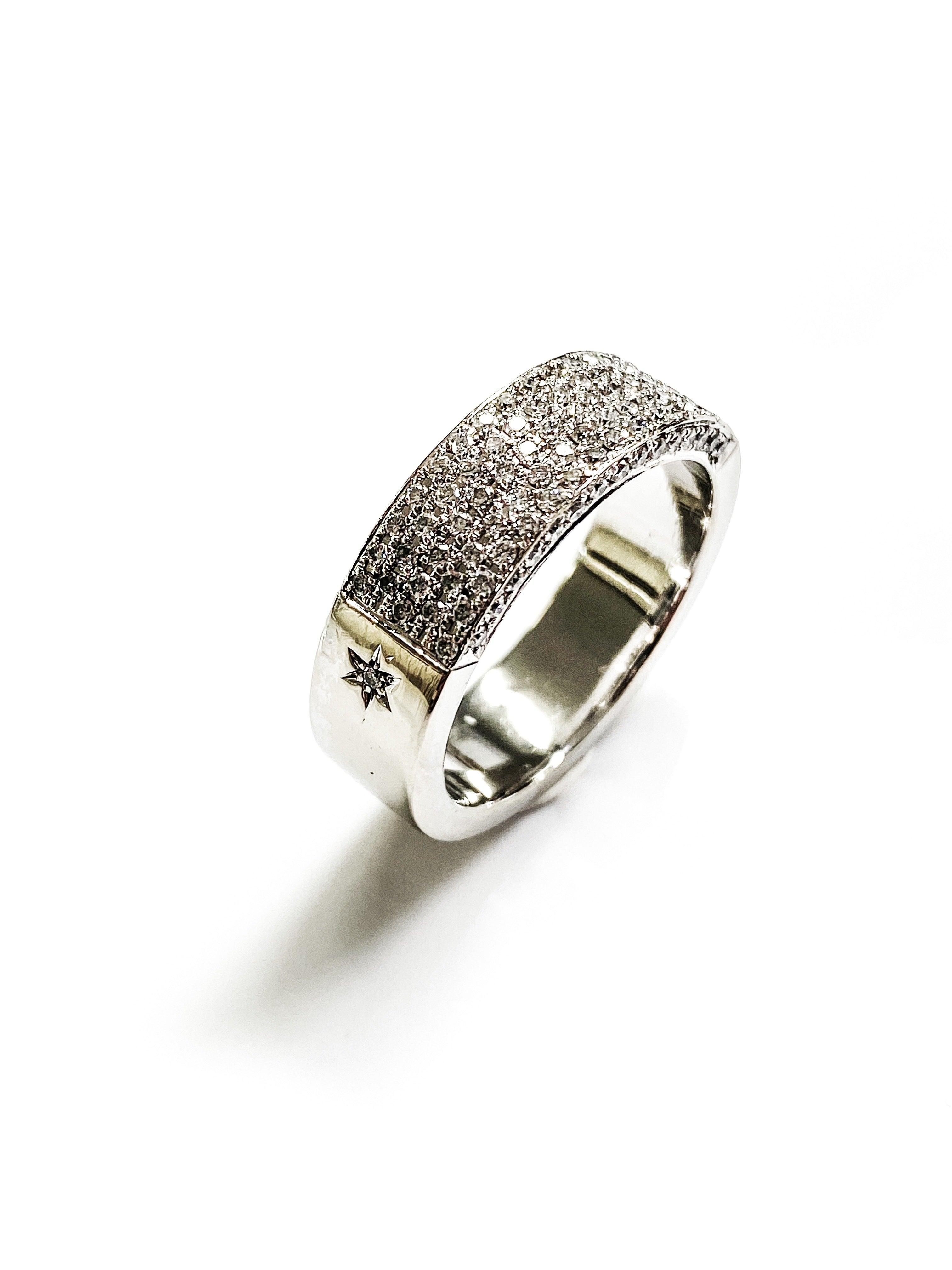 טבעת 18 קארט עם שורות יהלומים