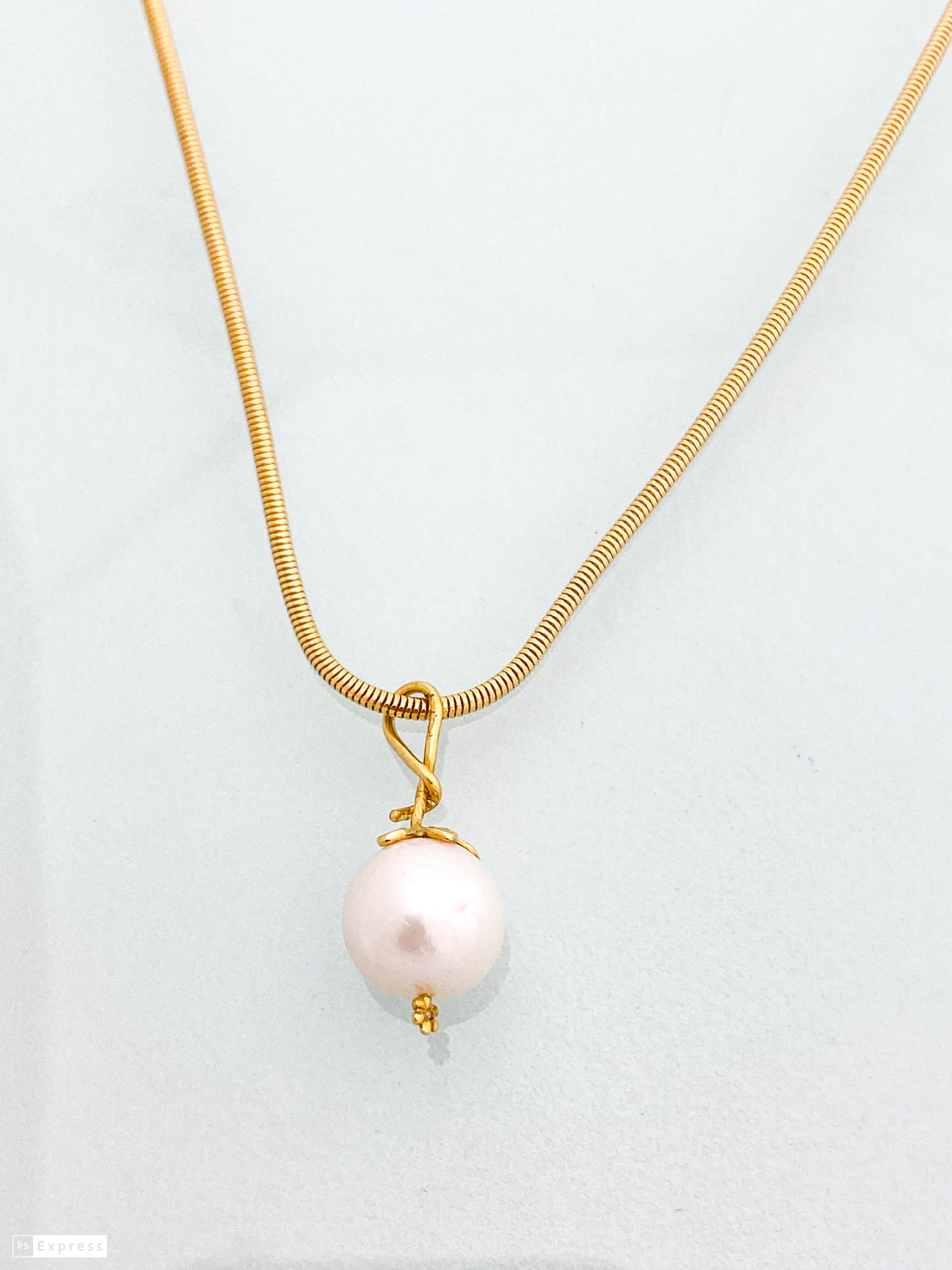 שרשרת זהב עם תליון פנינה 18 קארט