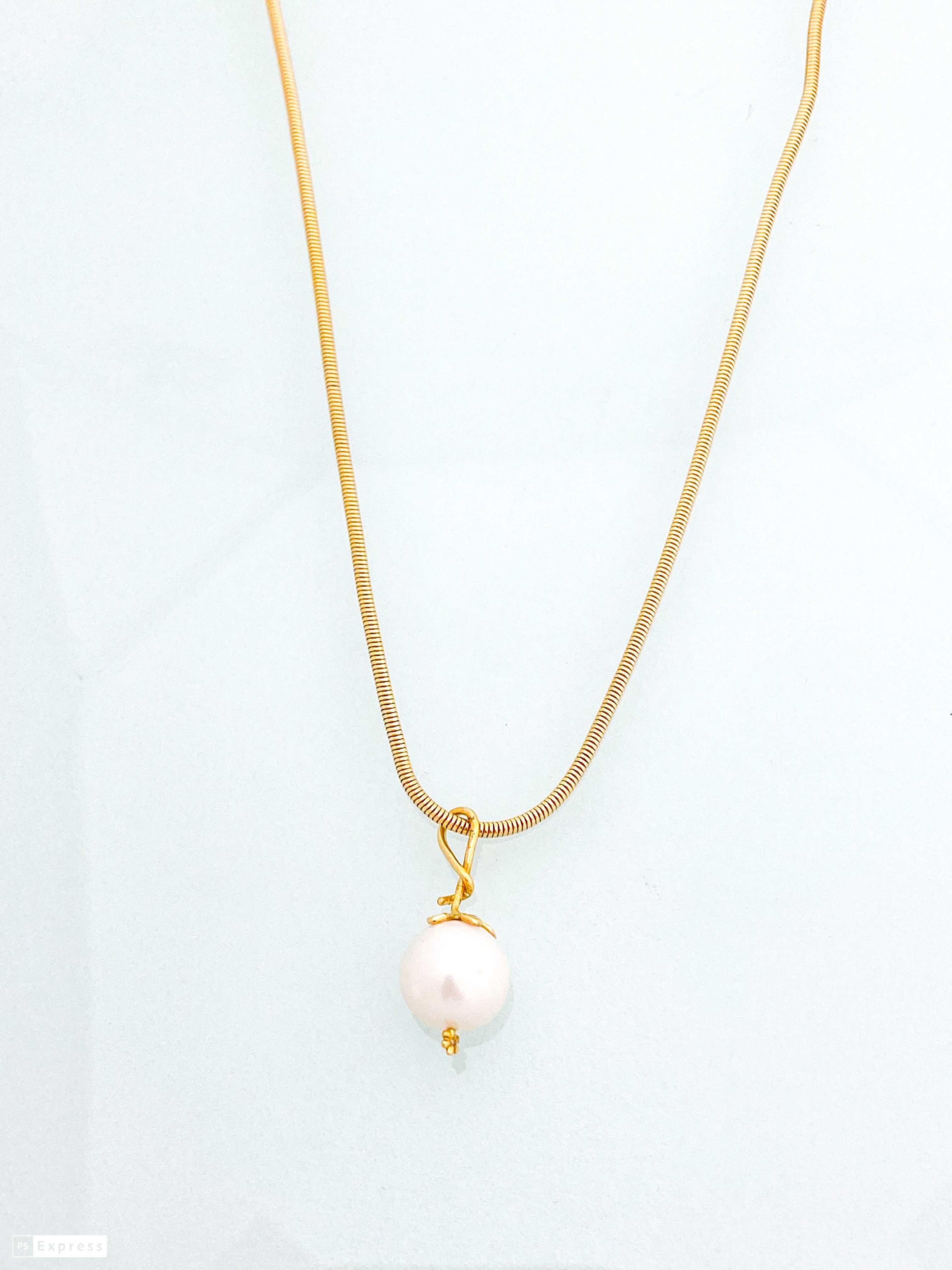 שרשרת זהב עם תליון פנינה 18 קארט