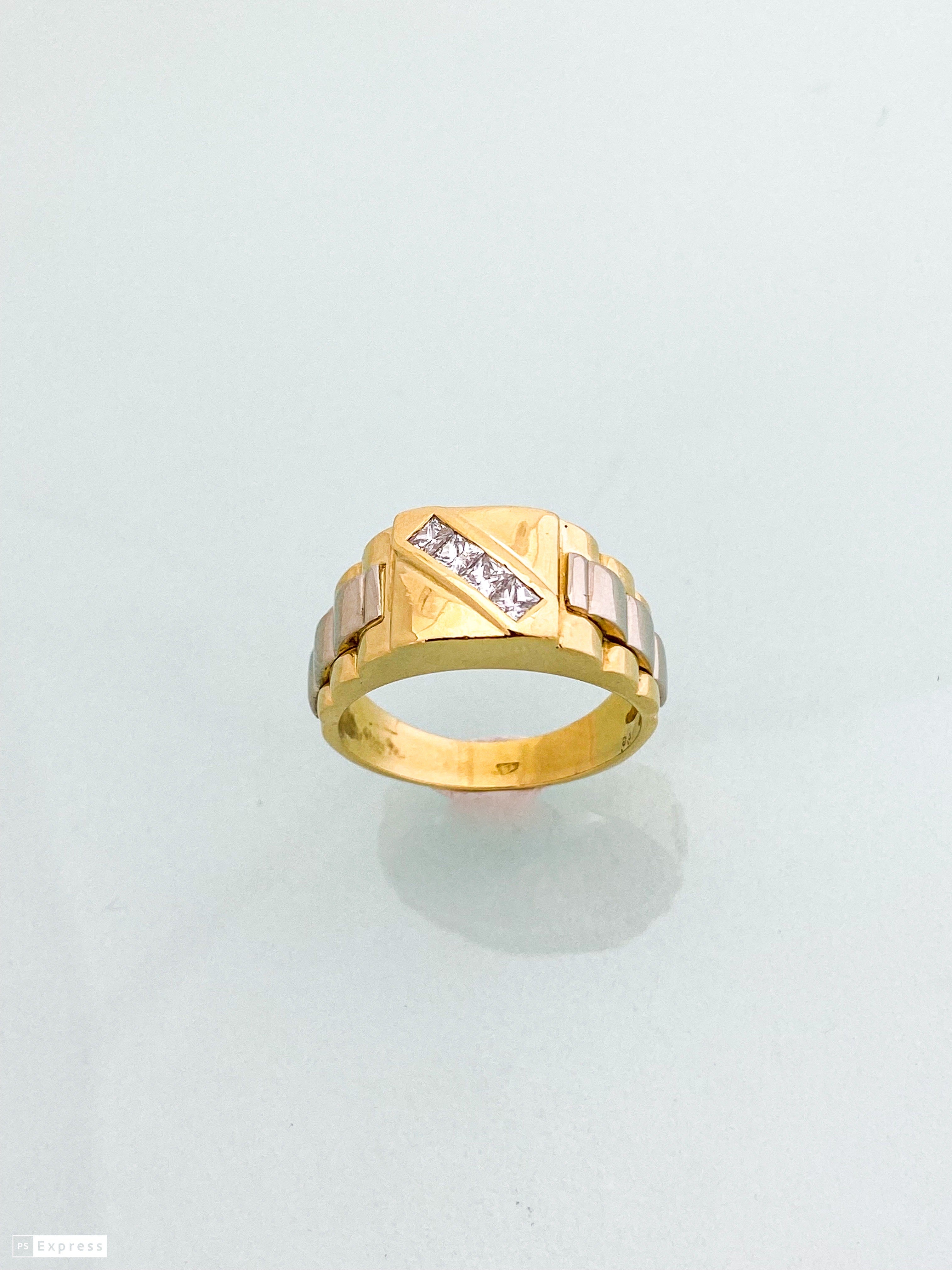 טבעת עבה זהב 18 קארט עם שורת יהלומי פרינסס