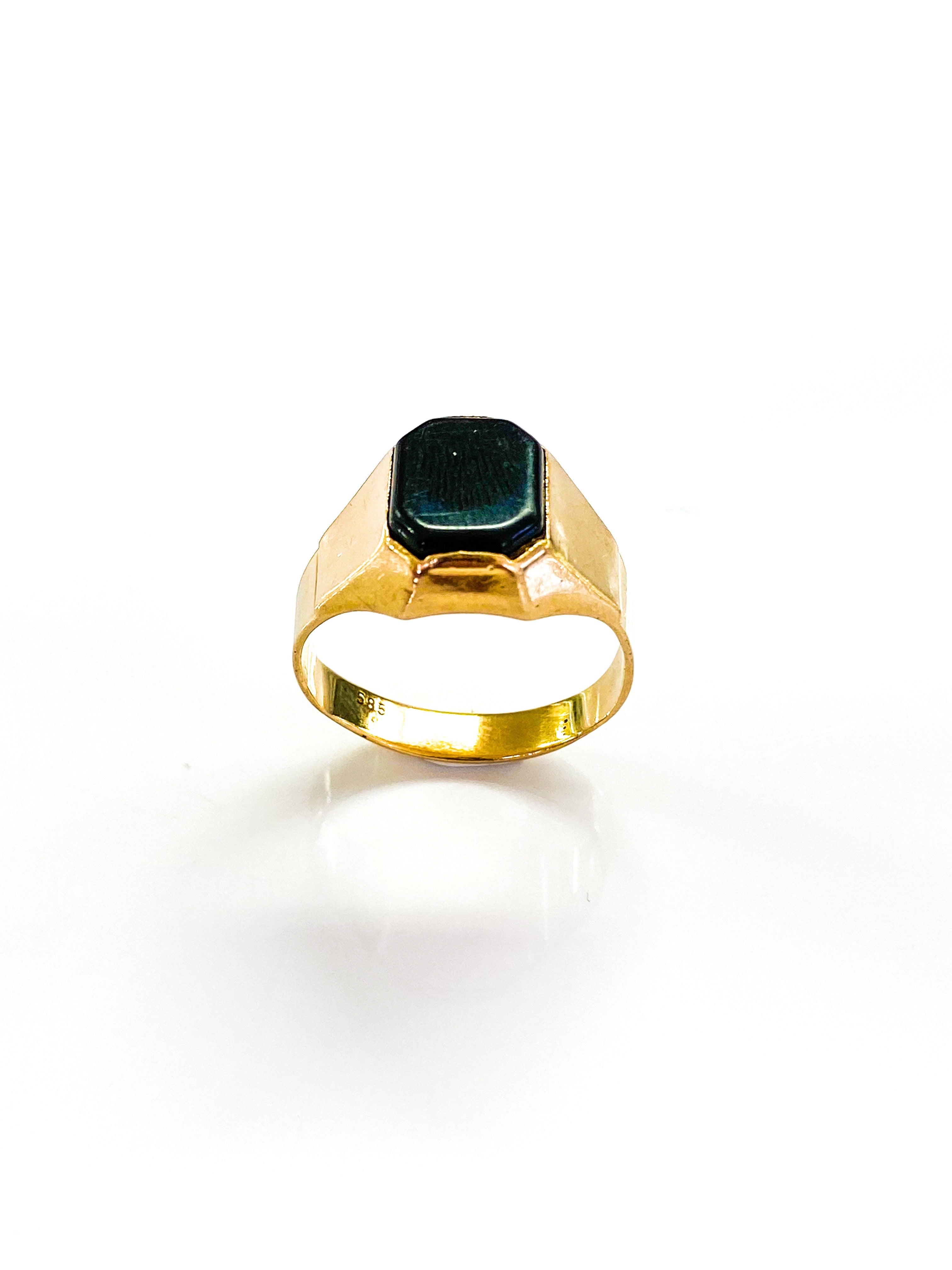 טבעת זהב אדום14 קארט עם אבן אוניקס מלבנית