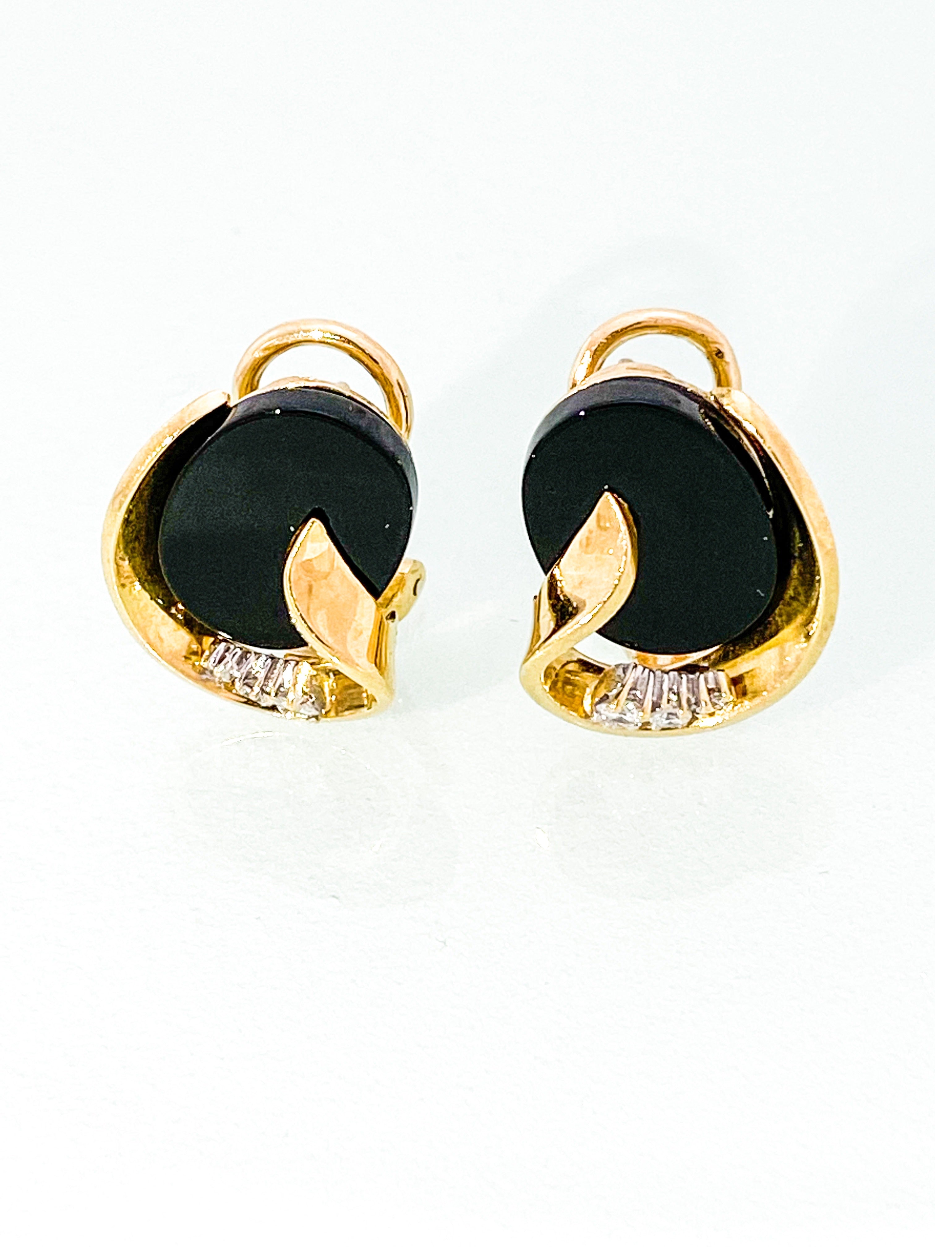 עגילי זהב 18 קארט עם אבן אוניקס אובלית ויהלומים