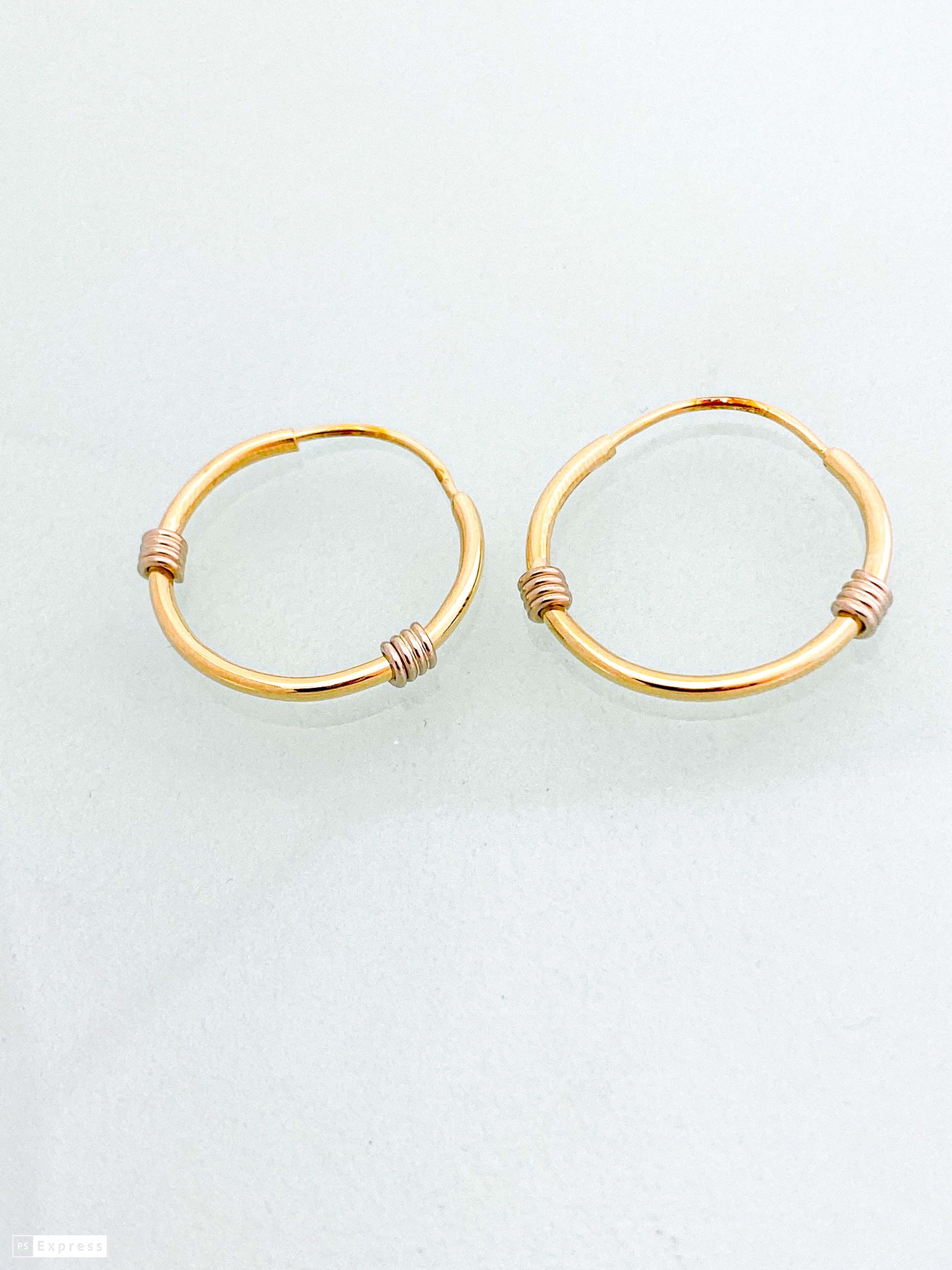 עגילי חישוק זהב 14 קארט עם חבלי זהב