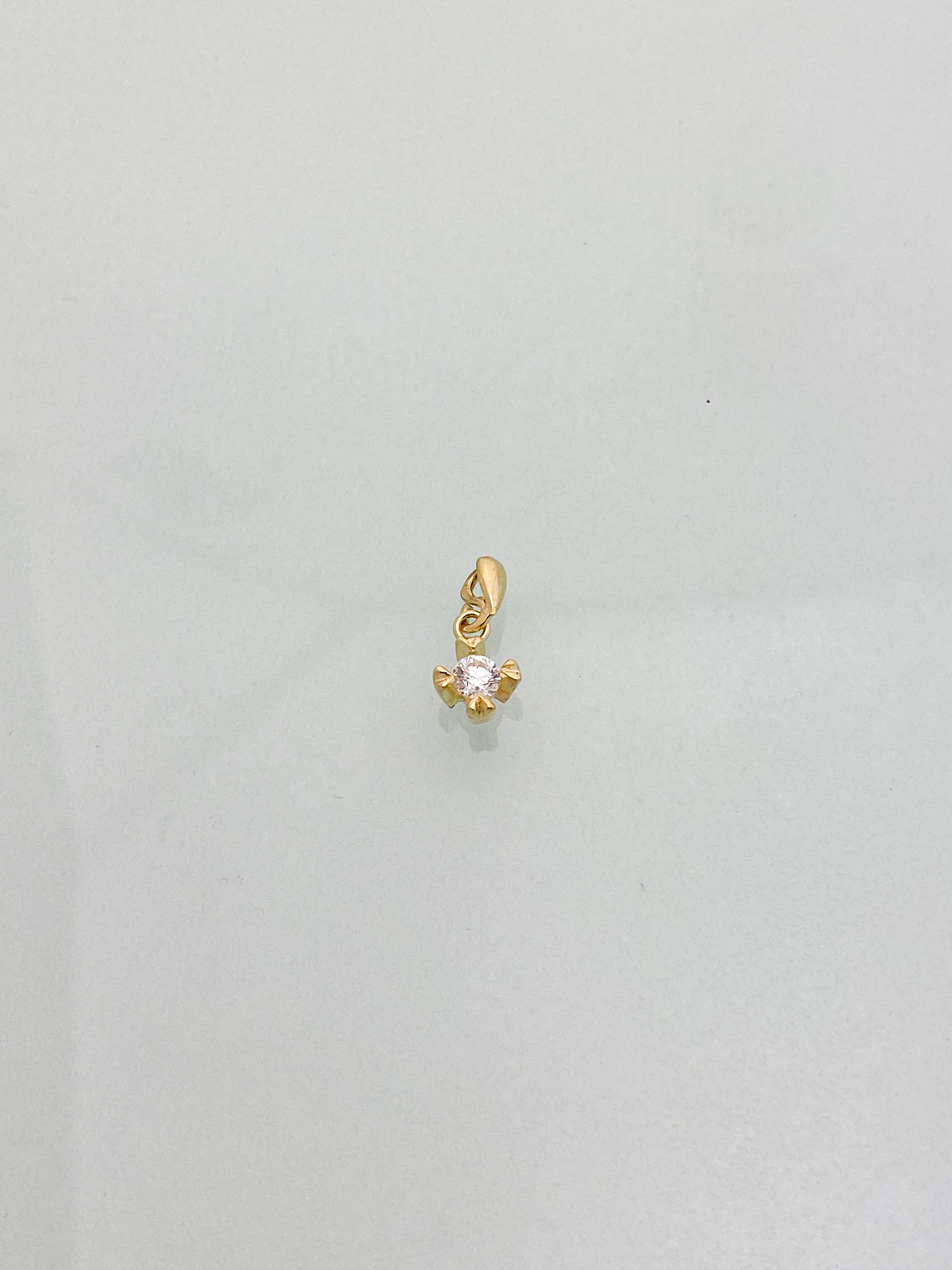 תליון זהב צהוב 14 קארט משובץ יהלום