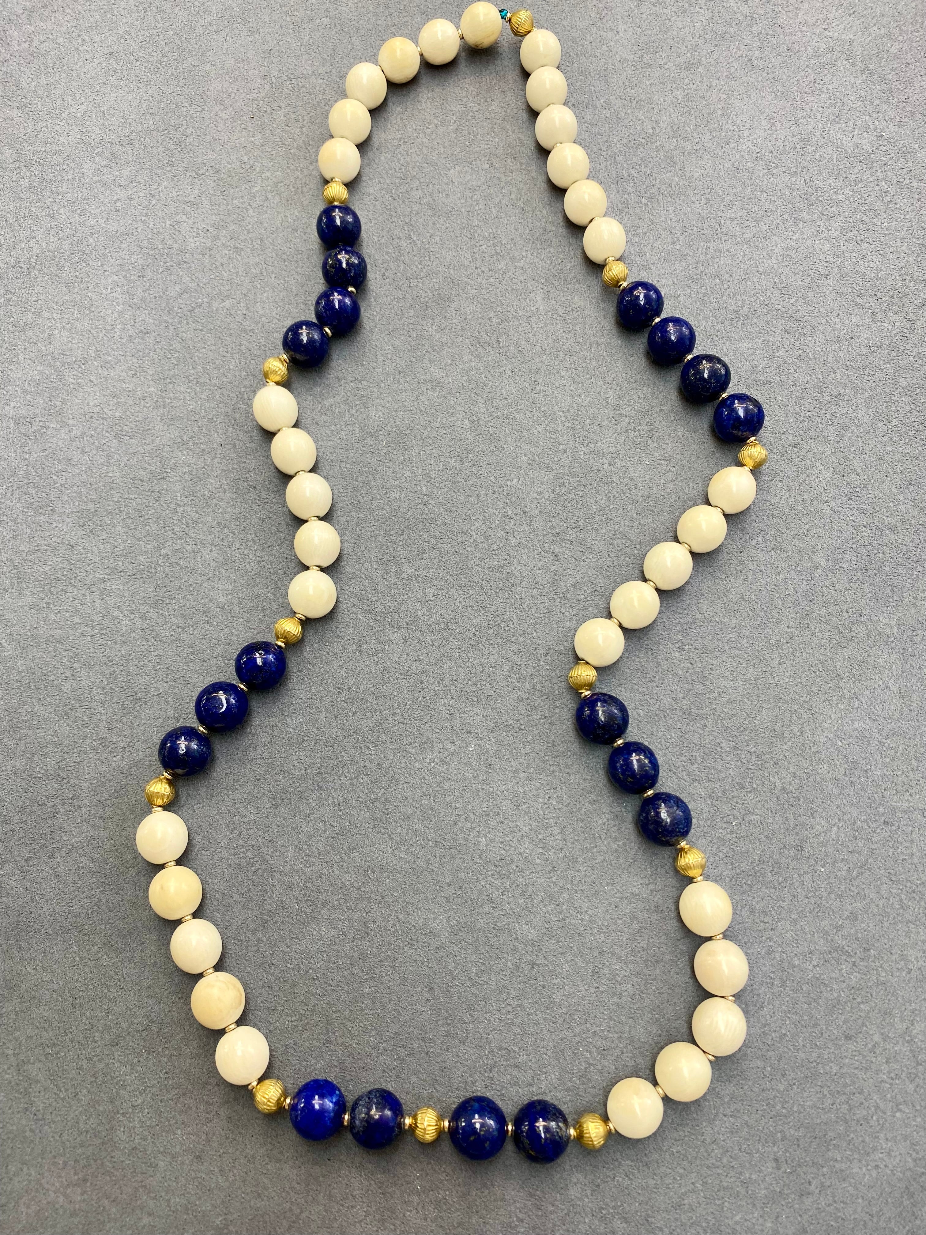 שרשרת מאלה מחוט שעווה איכותי אבני שנהב ולאפיס טבעיות בשילוב חרוזי זהב 14 קארט