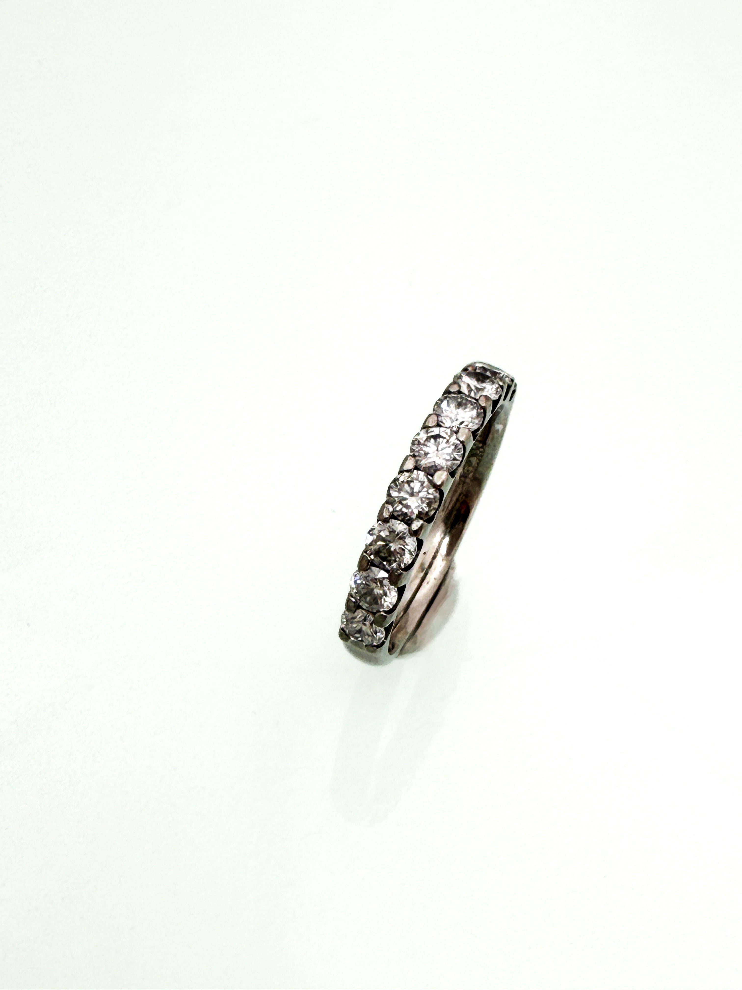 טבעת זהב 18 קארט משובצת יהלומים