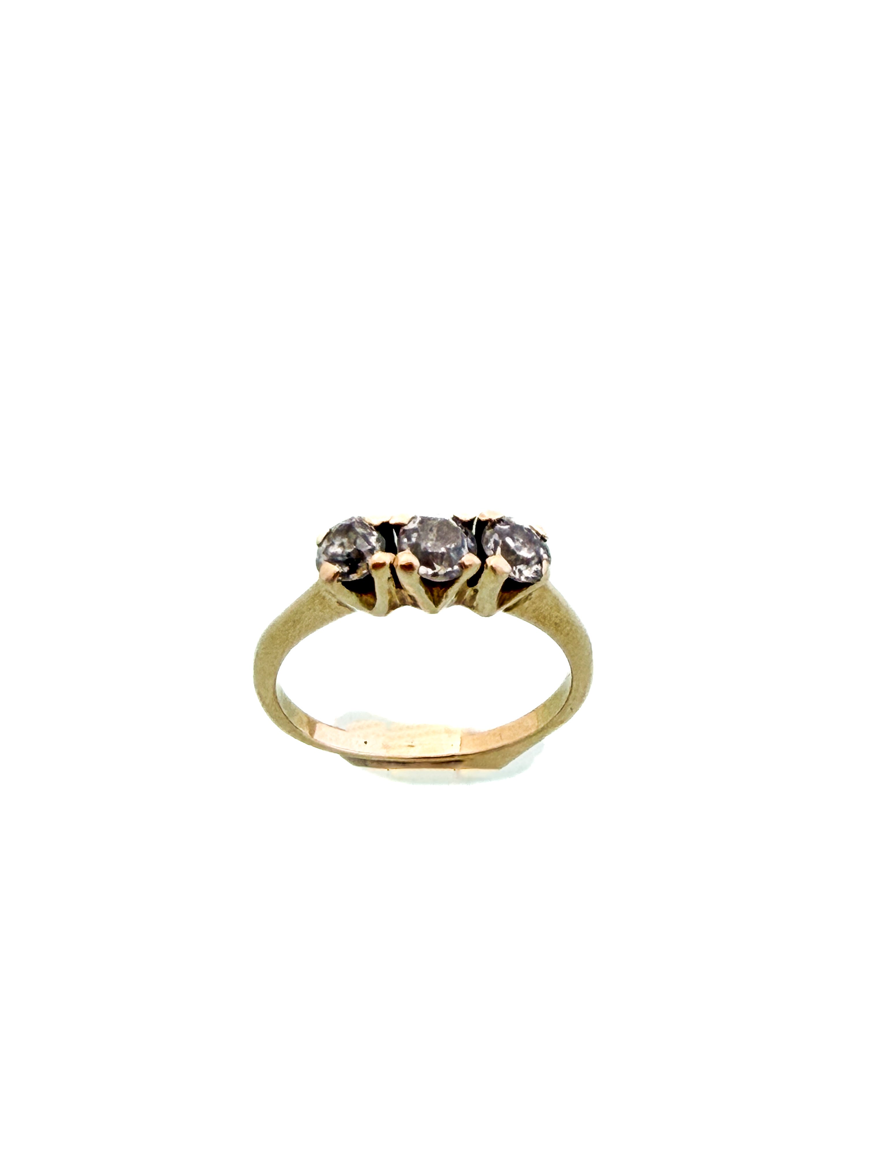 טבעת 14 קארט משובצת 3 יהלומים