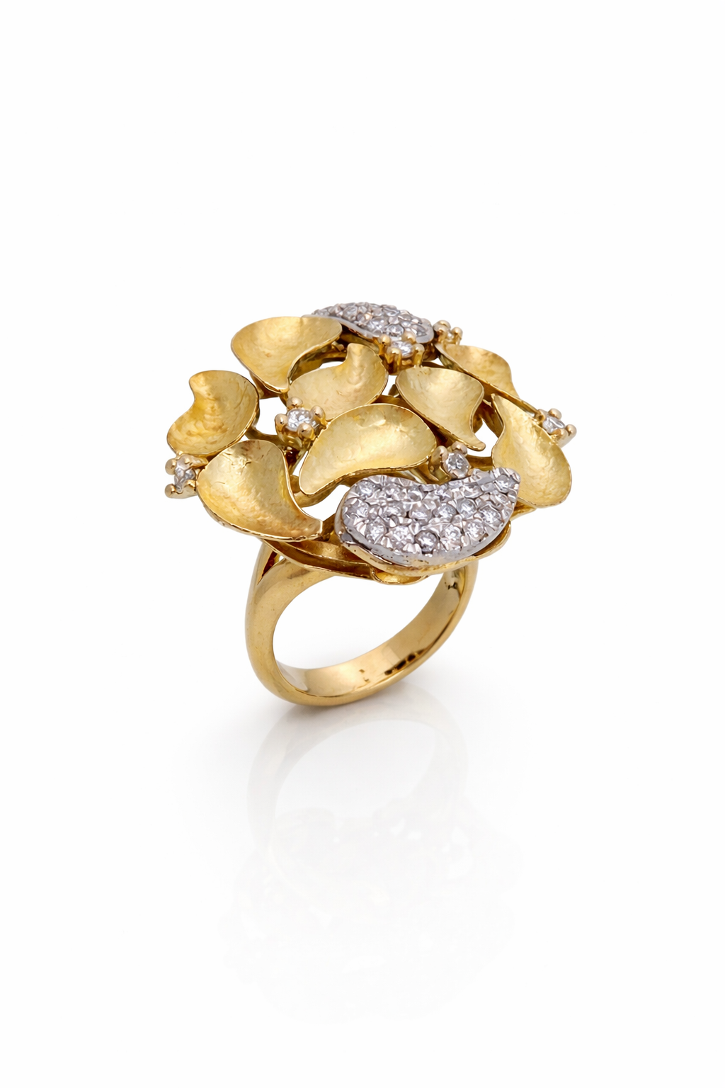 טבעת פרח זהב 14 קארט משובצת יהלומים