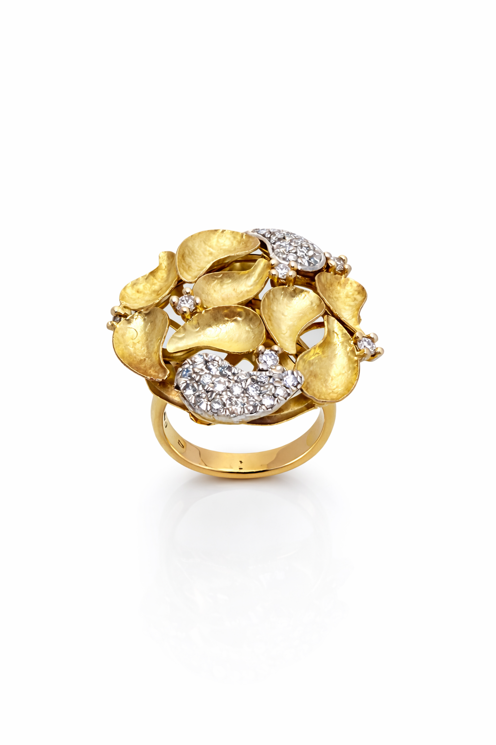 טבעת פרח זהב 14 קארט משובצת יהלומים