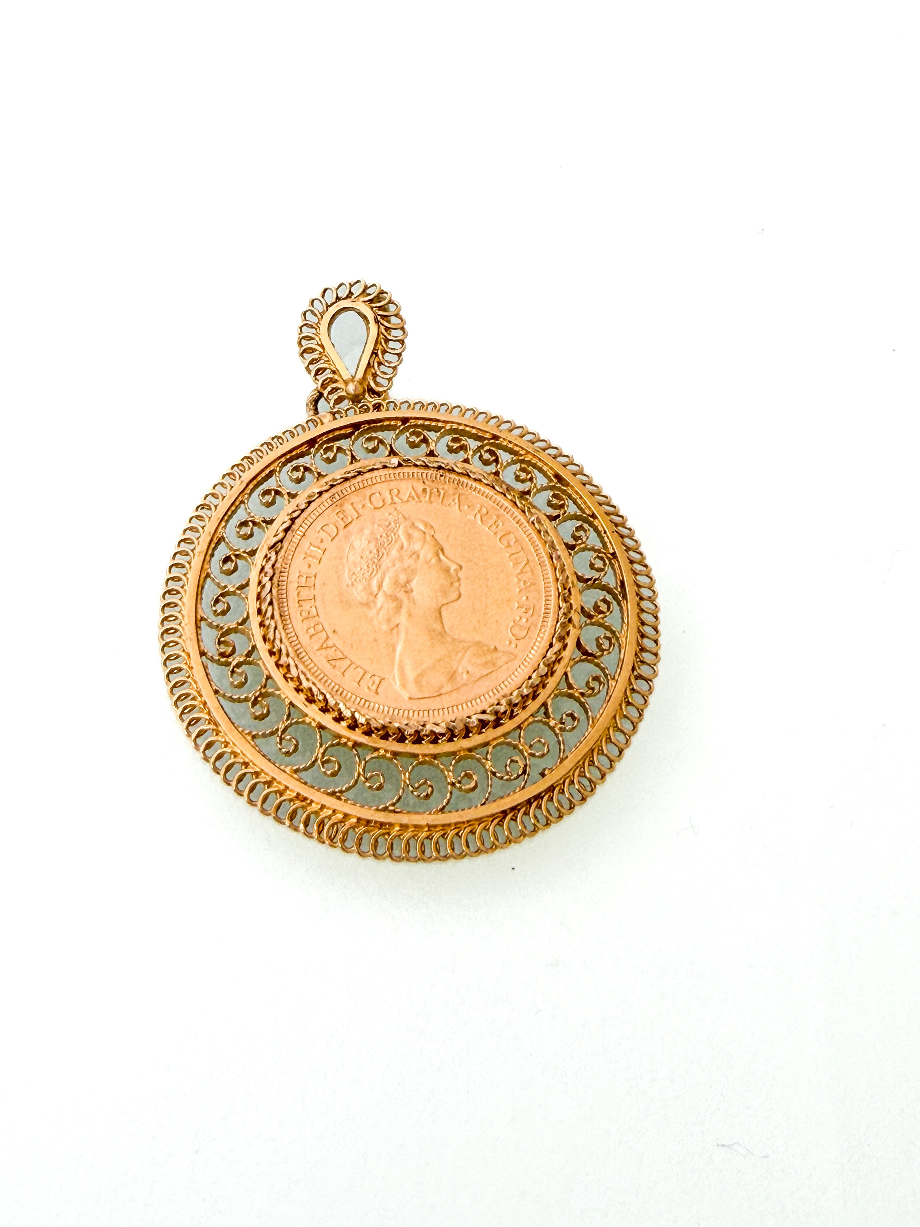 תליון מטבע ג'ורג' מעוצב 21.6 קארט