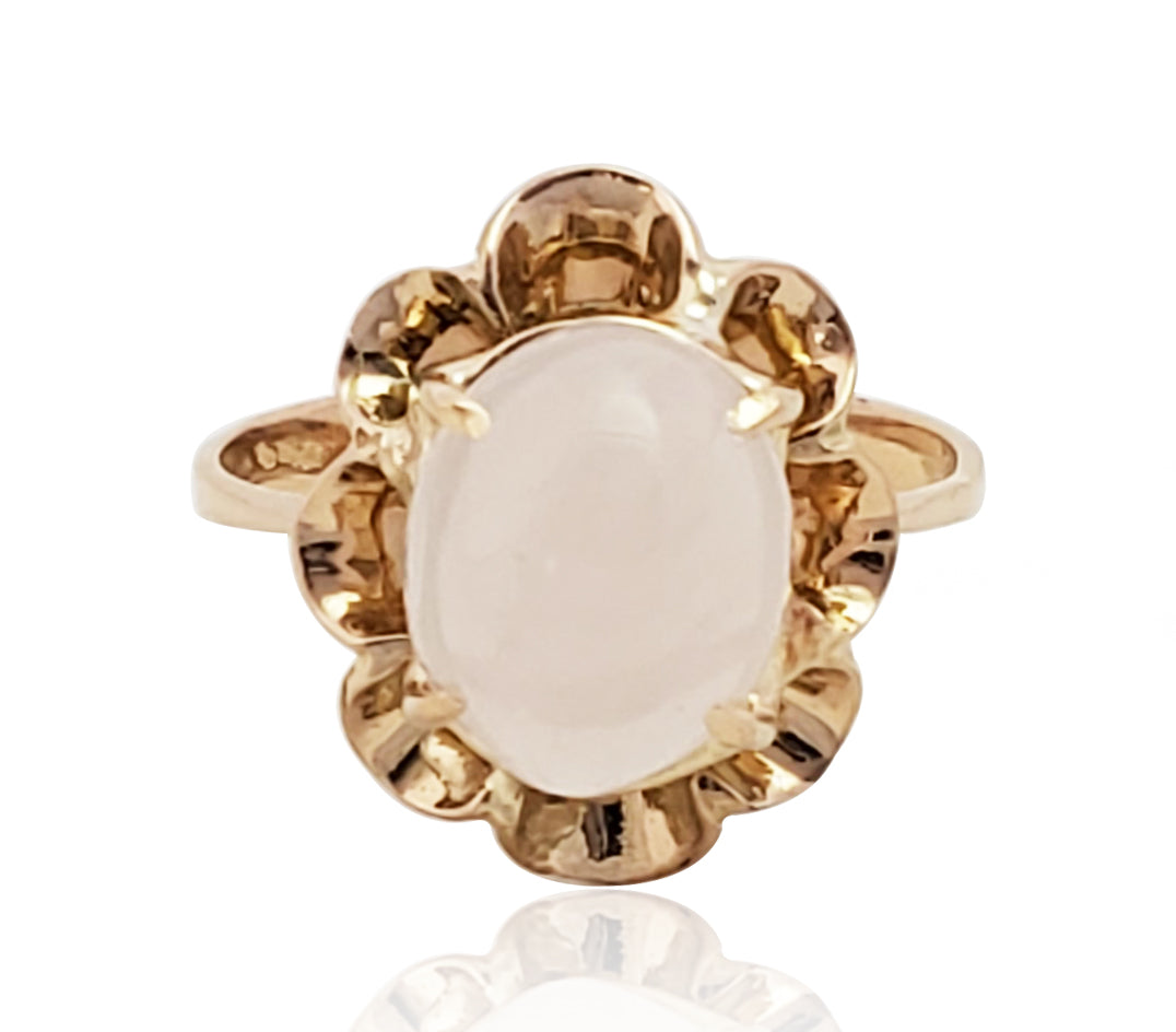 טבעת פרח זהב 14 קארט עם אבן קוורץ לבנה