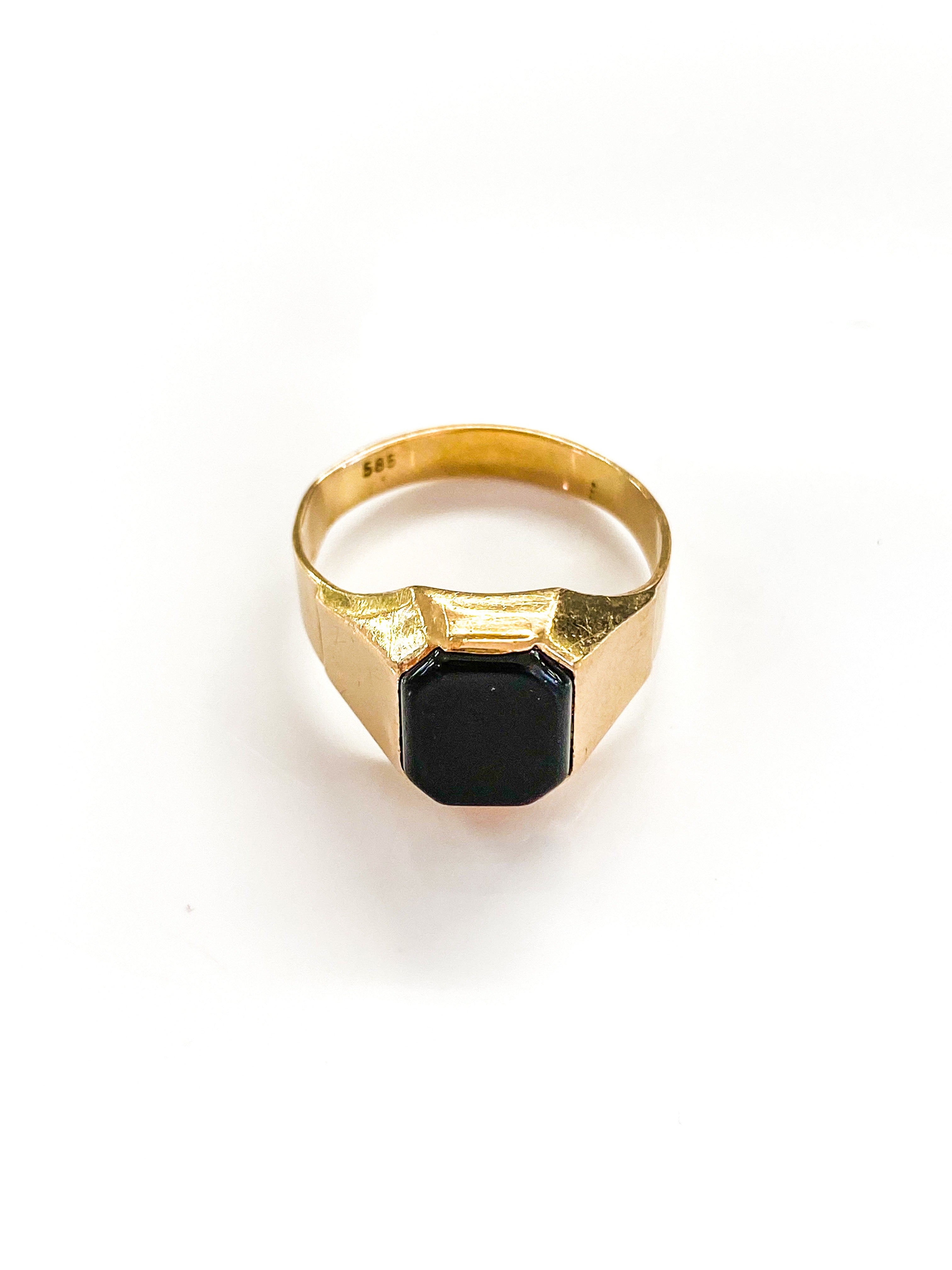 טבעת זהב אדום14 קארט עם אבן אוניקס מלבנית