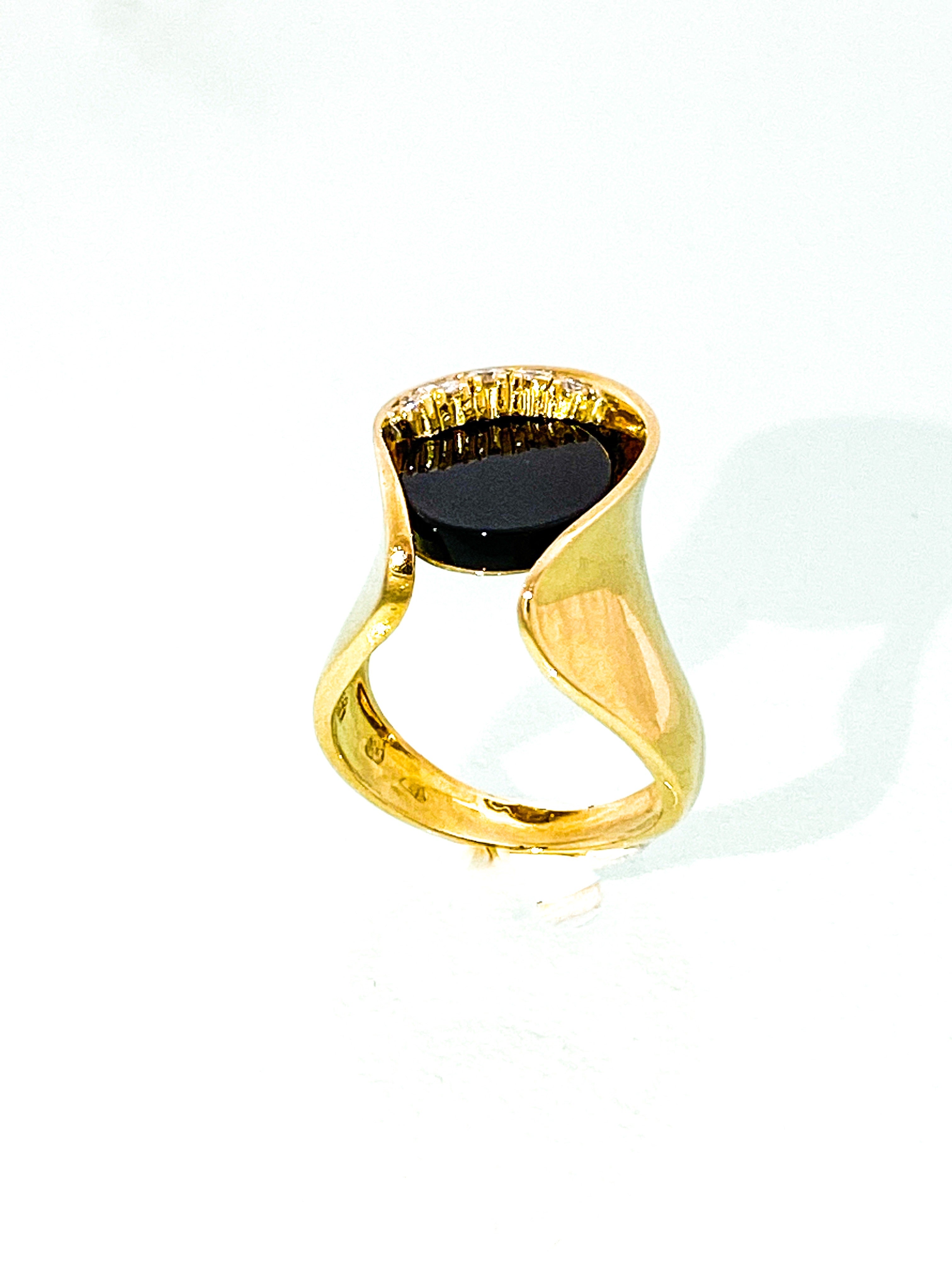 טבעת זהב 18 קארט אבן מרכזית אוניקס ויהלומים
